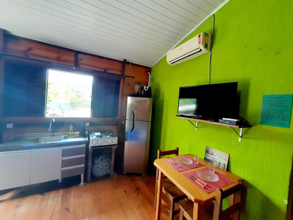 827 Chale Pe Na Areia, Completo Na Praia Do Estaleiro Em Ubatuba - 1 Dormitorio, 1 Banheiro, 1 Vaga De Garagem Екстериор снимка